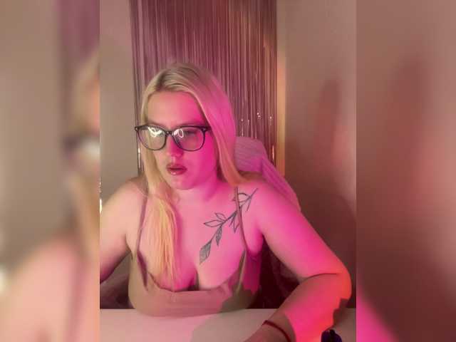 DollVice live cam on BongaCams