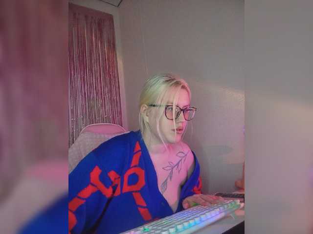 DollVice live cam on BongaCams