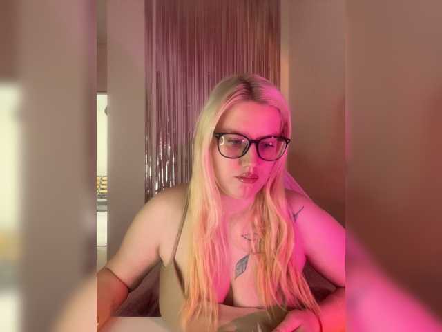 DollVice live cam on BongaCams