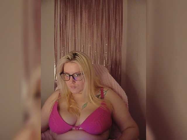 Dollvice live cam