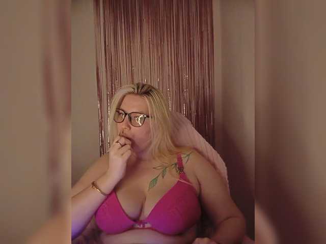 Dollvice live cam