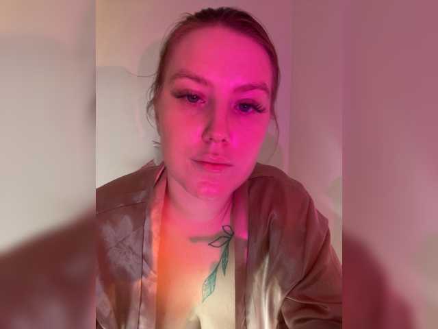 DollVice live webcam show