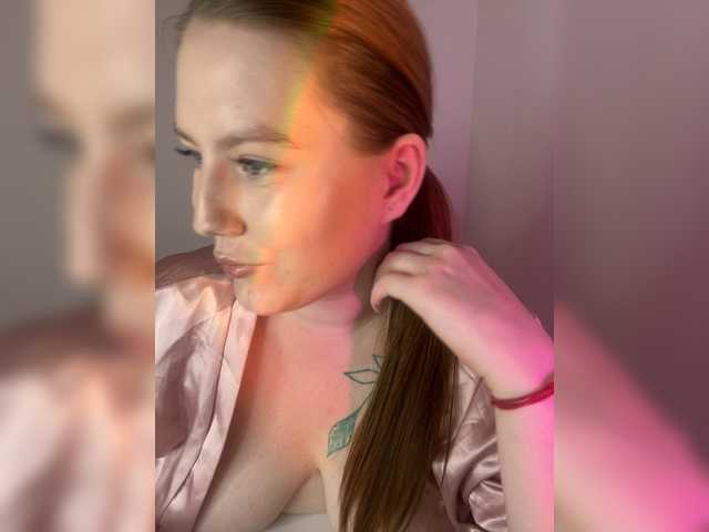 DollVice live webcam show
