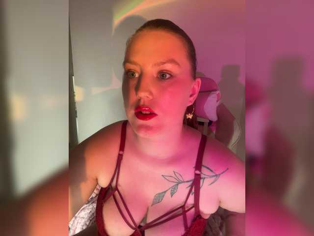 DollVice live webcam show