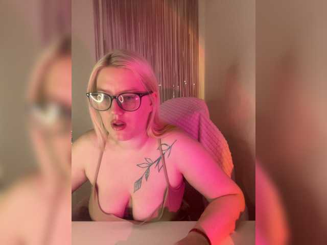 DollVice live cam on BongaCams