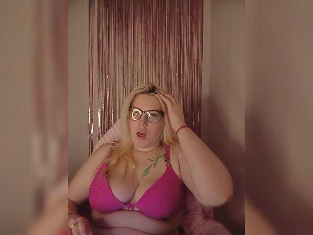 Dollvice live cam