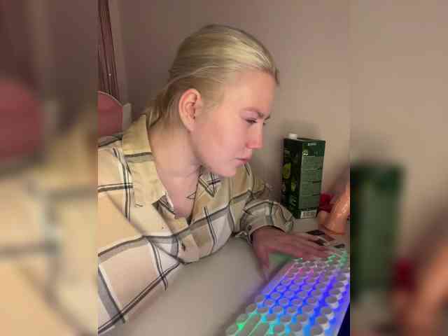 DollVice webcam
