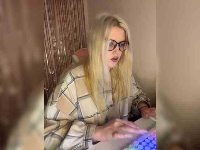 DollVice webcam