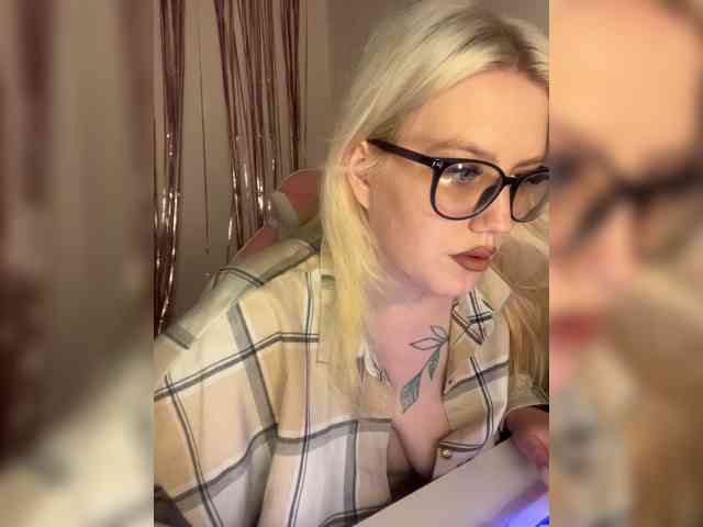 DollVice webcam