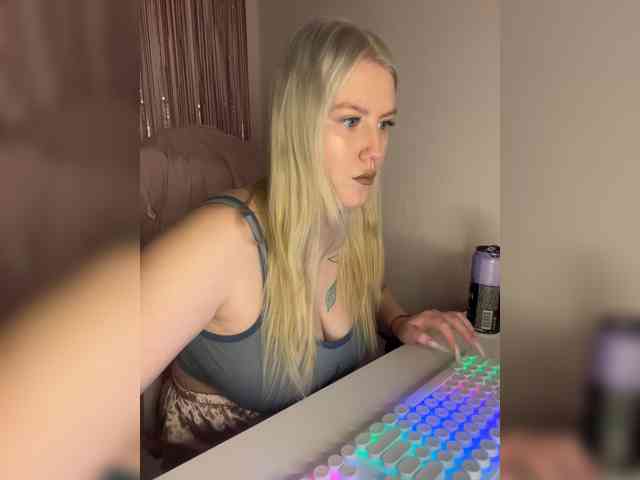 DollVice webcam