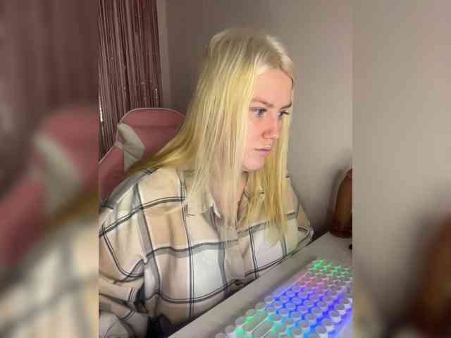 DollVice webcam