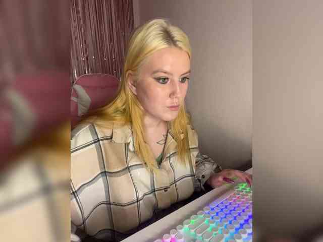 DollVice webcam