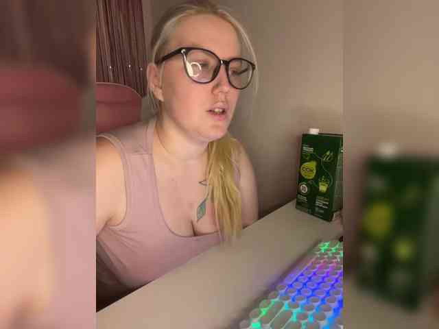 DollVice webcam