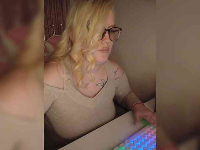 DollVice webcam