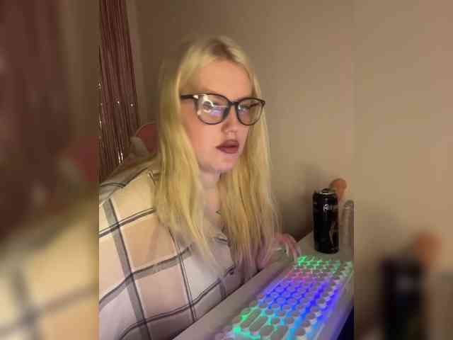 DollVice webcam