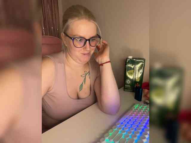 DollVice webcam