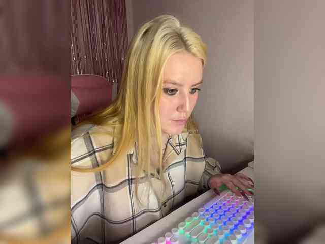 DollVice webcam