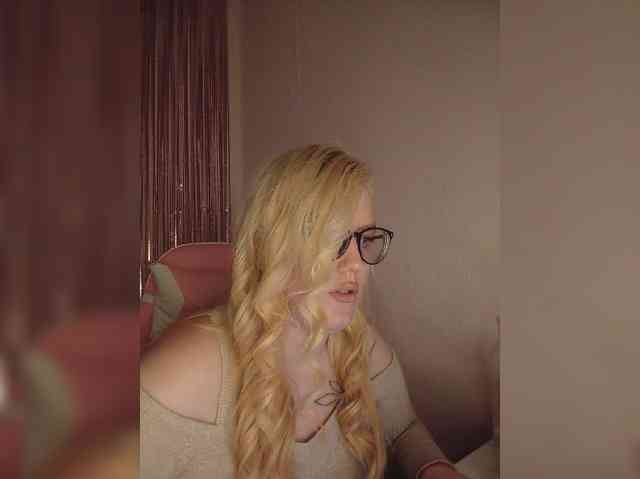 DollVice webcam