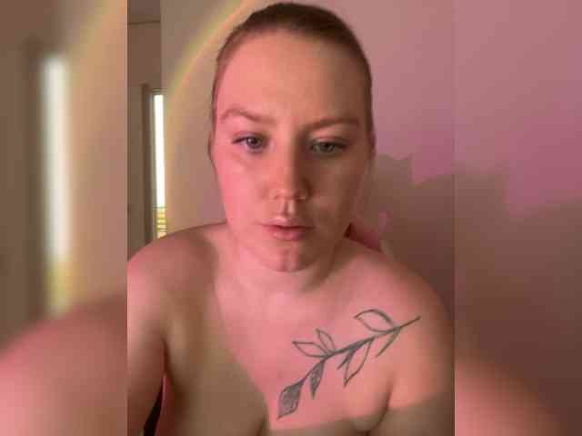 DollVice webcam