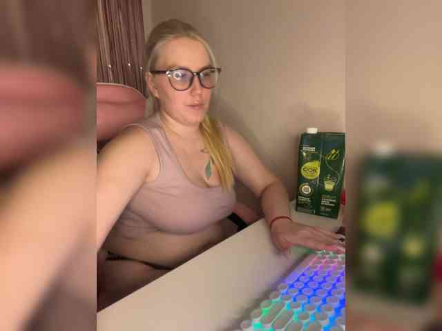 DollVice webcam