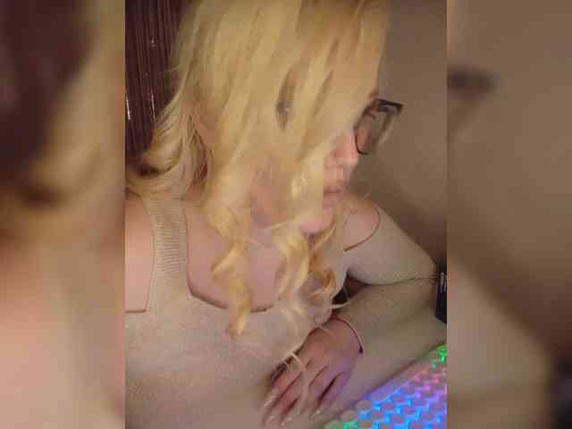 DollVice webcam