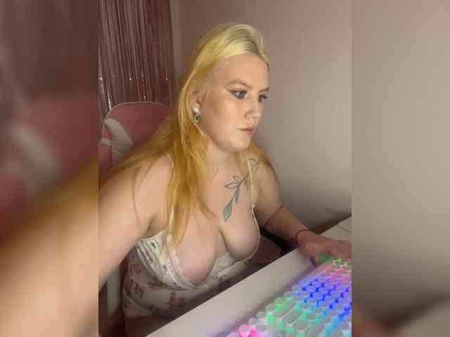 DollVice webcam