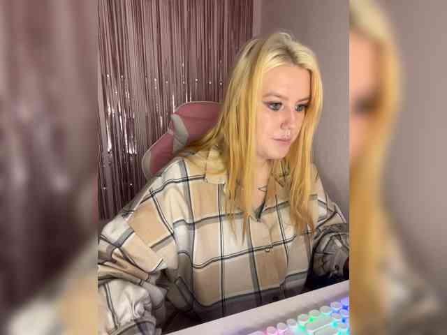 DollVice webcam