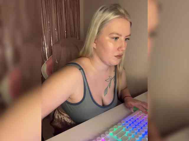 DollVice webcam