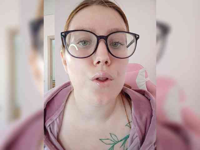 DollVice webcam