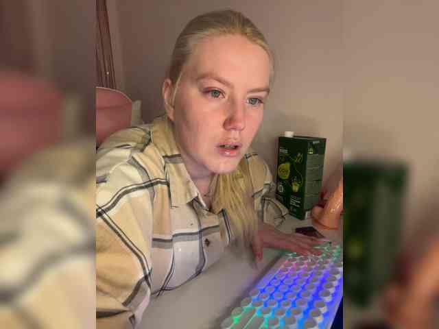 DollVice webcam