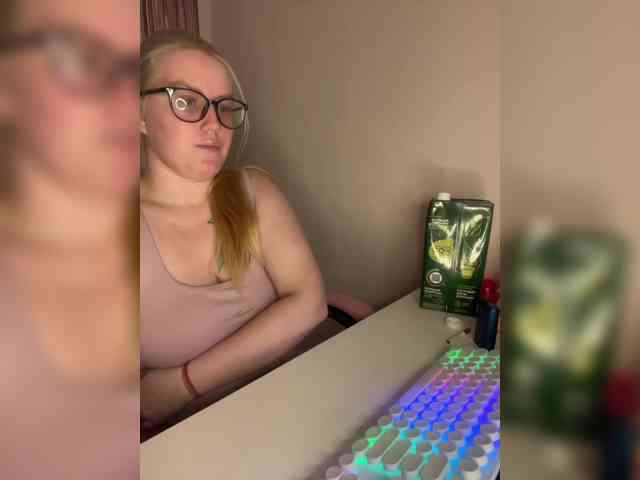 DollVice webcam