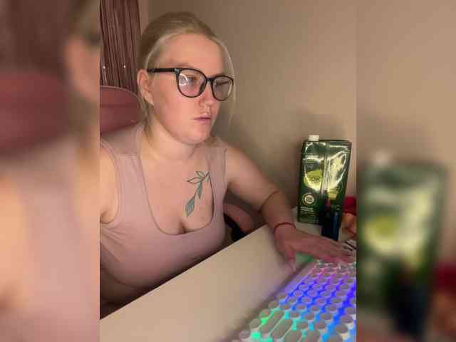 DollVice webcam