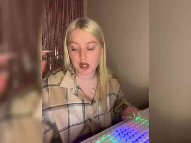 DollVice webcam