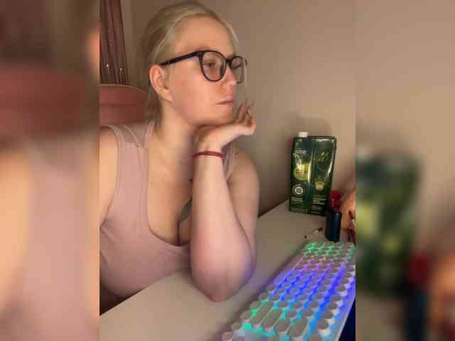 DollVice webcam