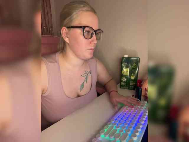 DollVice webcam