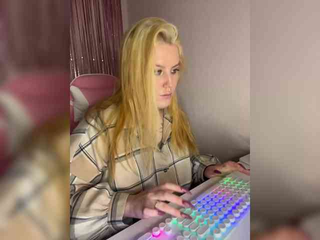 DollVice webcam