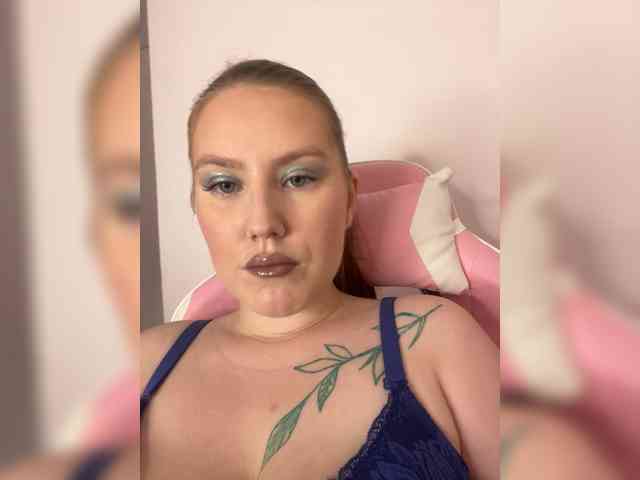 DollVice webcam