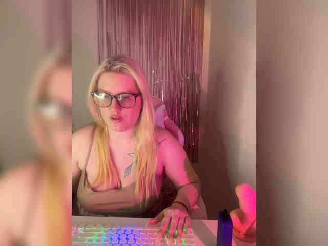 DollVice webcam