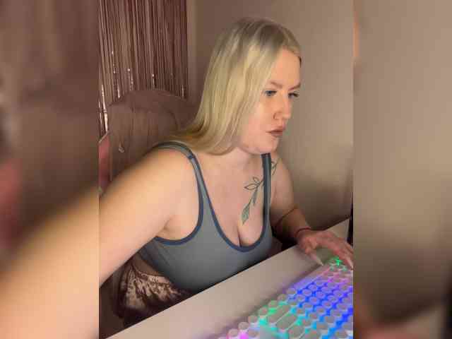 DollVice webcam