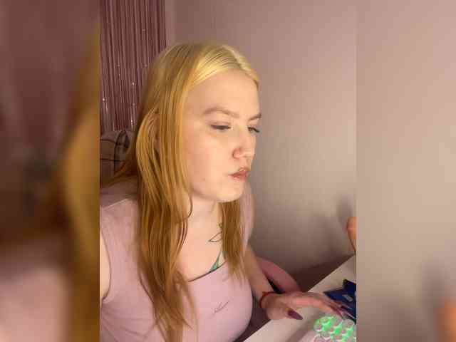 DollVice webcam