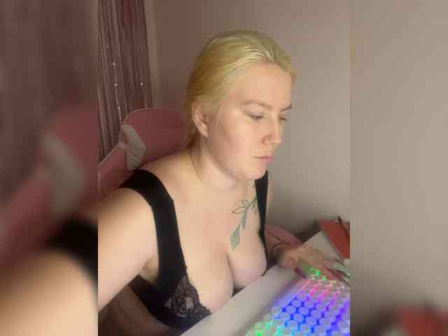 DollVice webcam