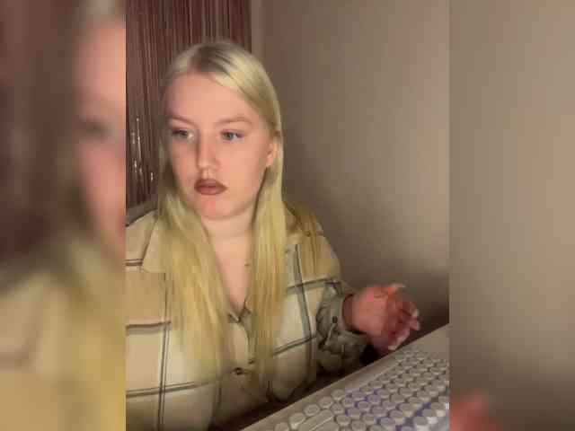 DollVice webcam