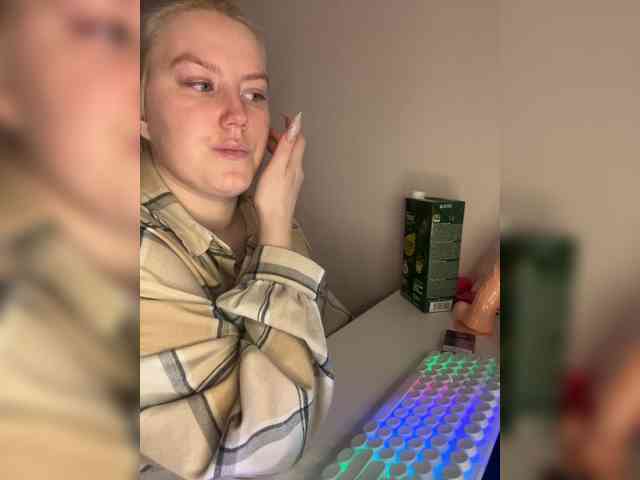 DollVice webcam