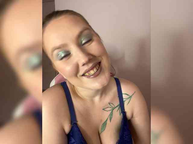 DollVice webcam
