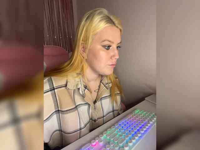 DollVice webcam