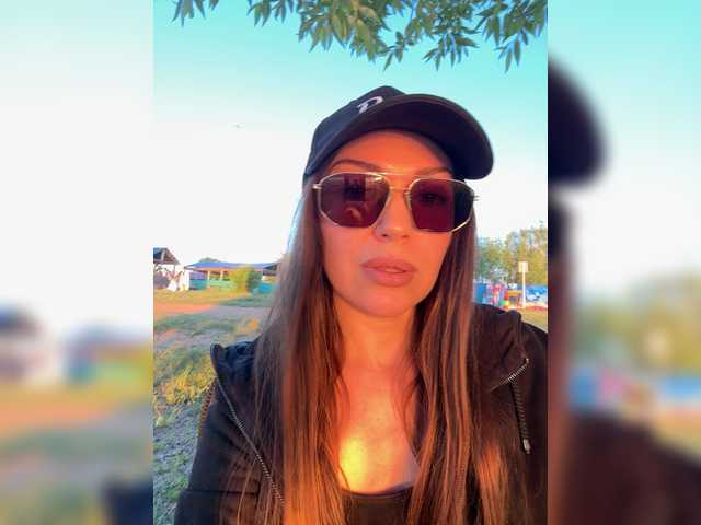 TheBESTorNOTHING live cam on BongaCams