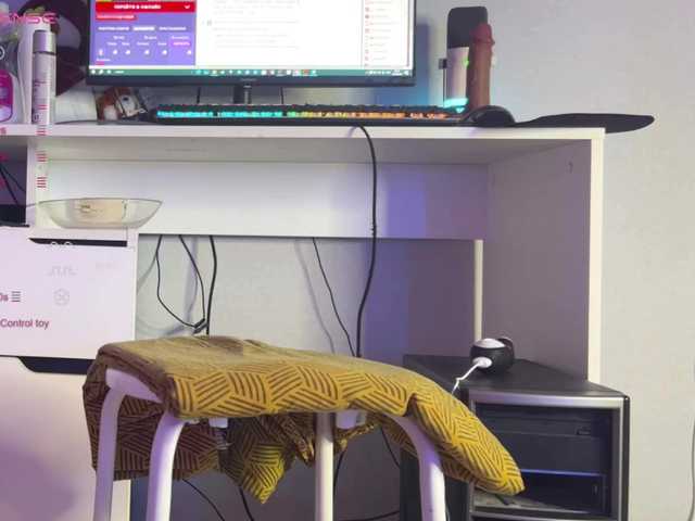 Katherine-Ross live cam on BongaCams