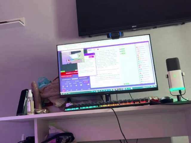 Katherine-Ross live cam on BongaCams