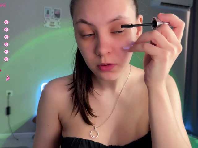 Katherine-Ross Live Cam and Statistics on UnifiedCams