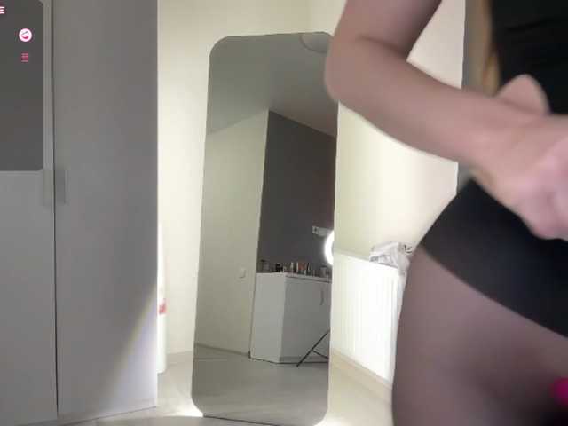 Moonika live cam on BongaCams